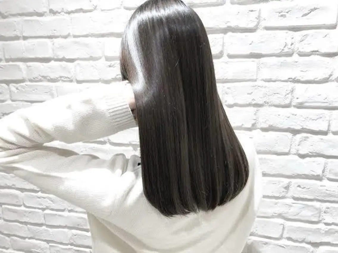 ミディアム 久保田康雅 辻堂 髪質改善×縮毛矯正のヘアスタイル