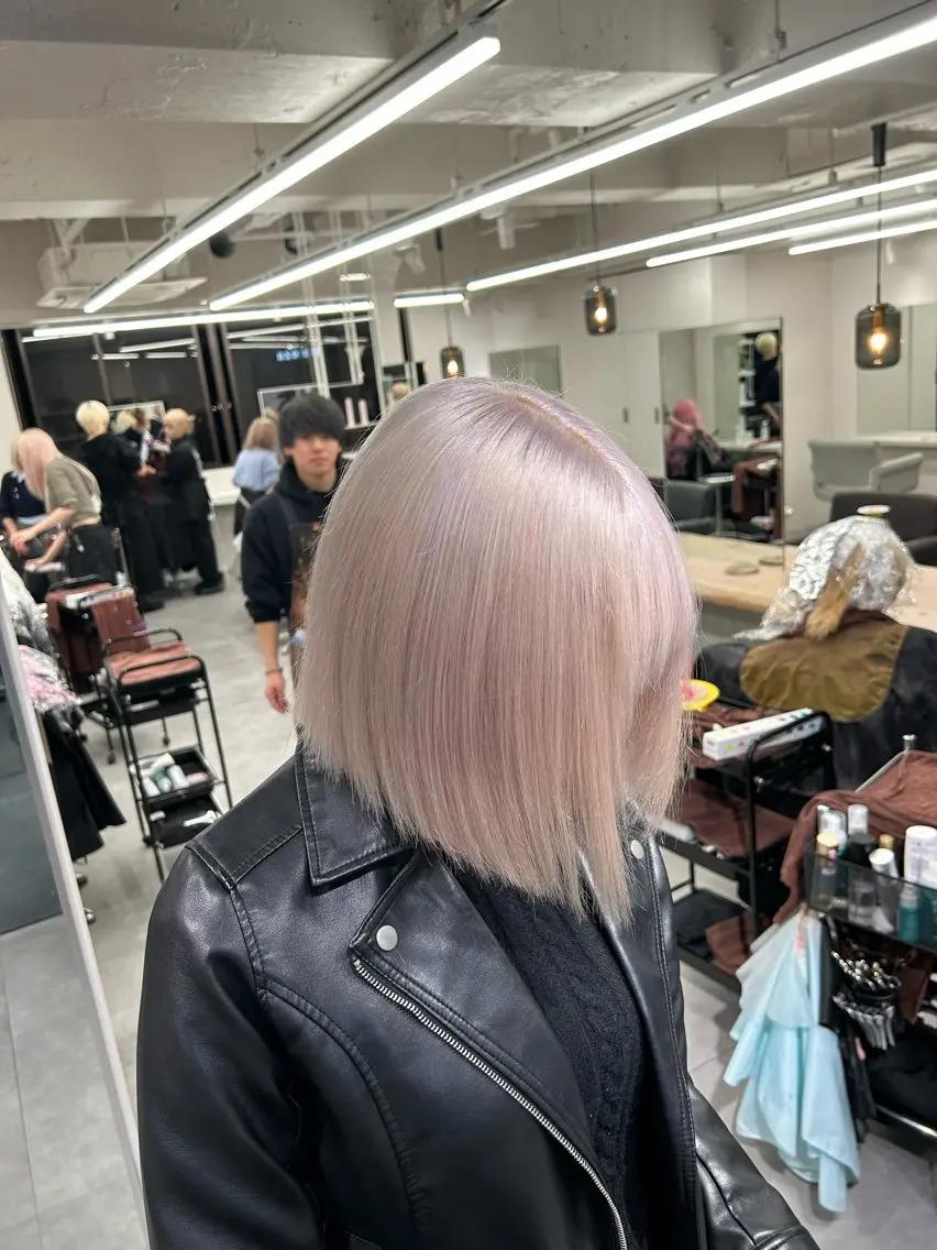 ショート カラー ベージュカラー ホワイトベージュ カット ヘアカラー トリートメント Maya川越/ エクステ/ハイトーンのヘアスタイル