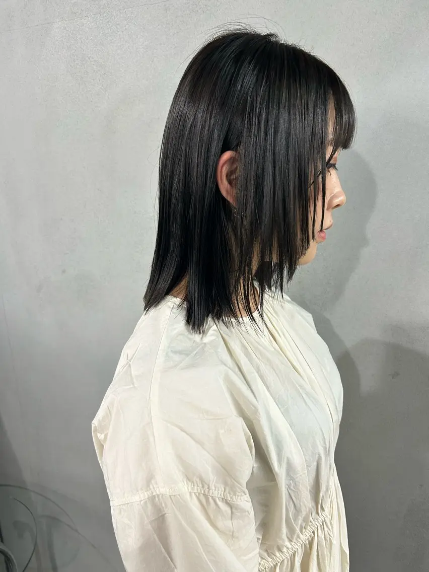 ミディアム カラー アッシュ アッシュブラック 黒髪 顔まわりレイヤー レイヤーカット カット ヘアカラー トリートメント #tag 田島 純奈のヘアスタイル