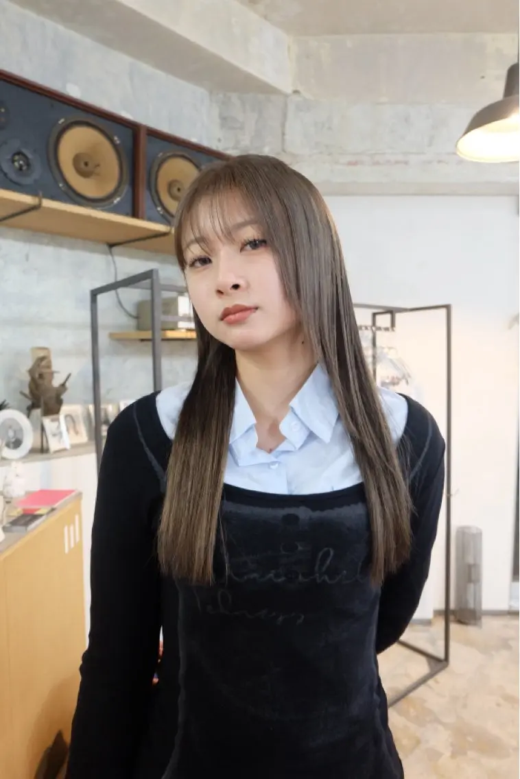 ロング カラー 佐藤 しずくのヘアスタイル
