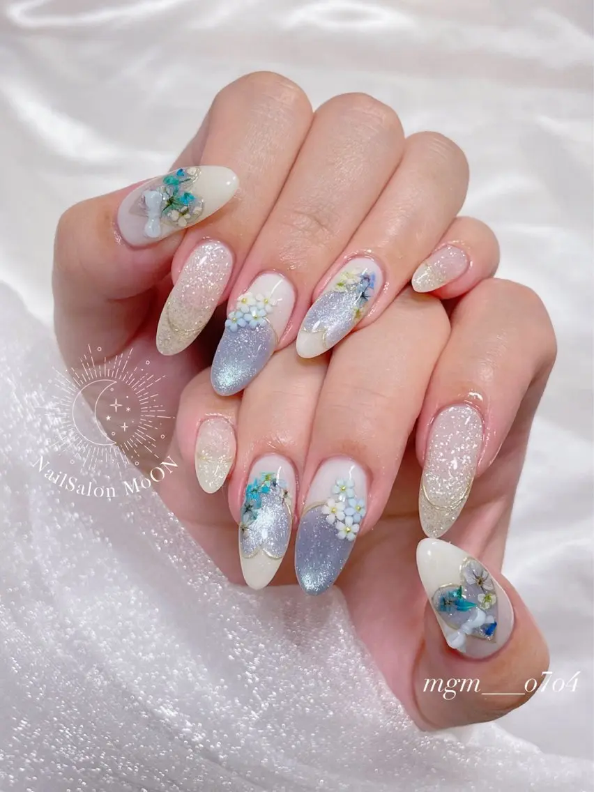 MoON...❤︎ MeGuのネイルデザイン