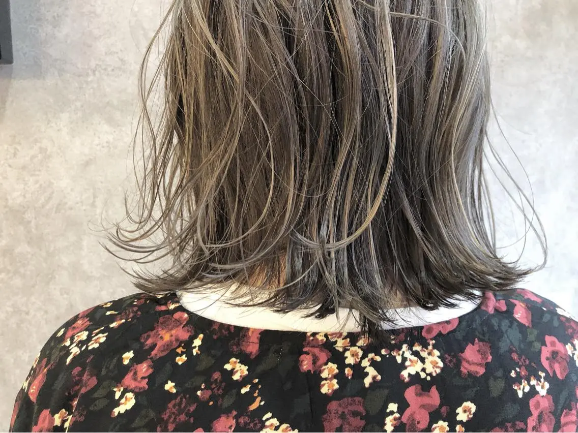 ショート カラー 顔周りレイヤーカット ブリーチminamiのヘアスタイル