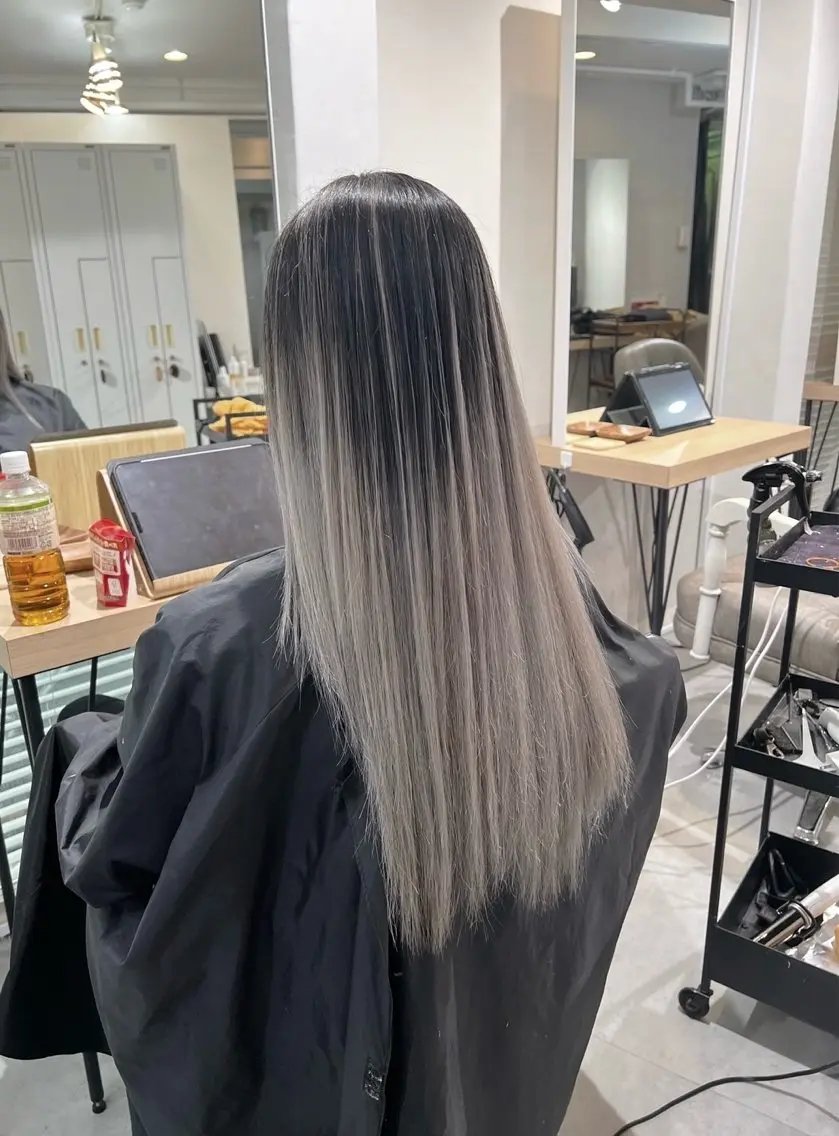 セミロング カラー バレイヤージュ グレージュ レイヤーカット 指名数No.1 /NAOYAのヘアスタイル