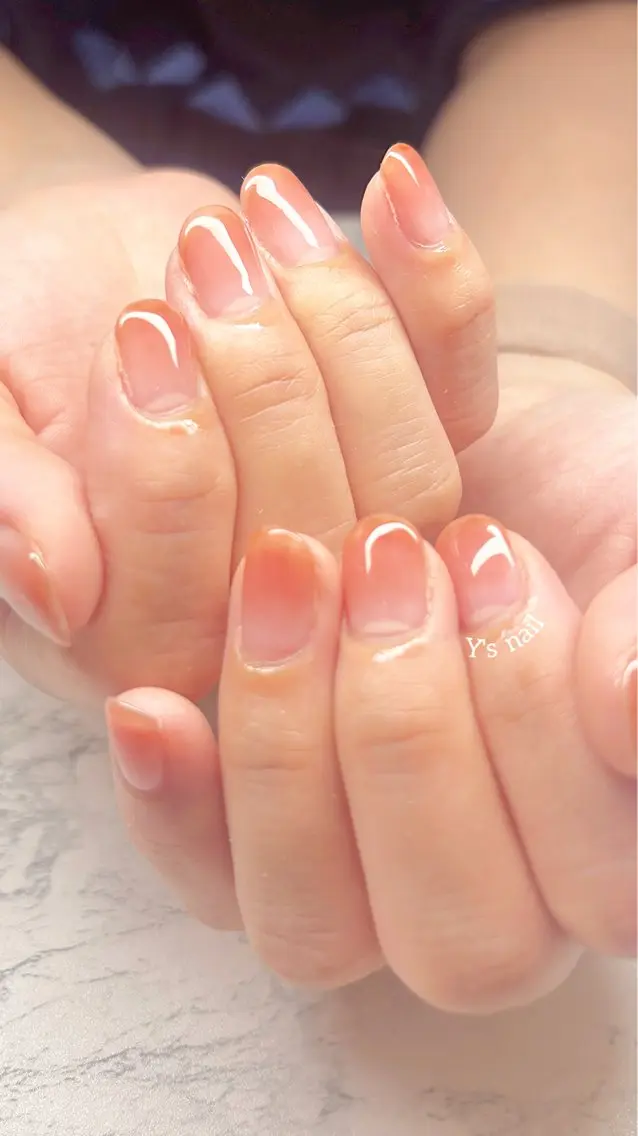 ネイル グラデーション 手書きが得意🖌️ Y’s  nailのネイルデザイン
