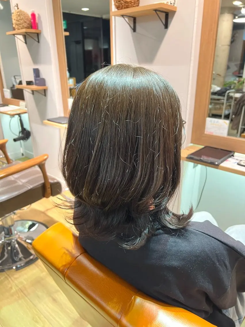 セミロング カラー グレージュ ヘアカラー トリートメント ツキダテ ユイのヘアスタイル