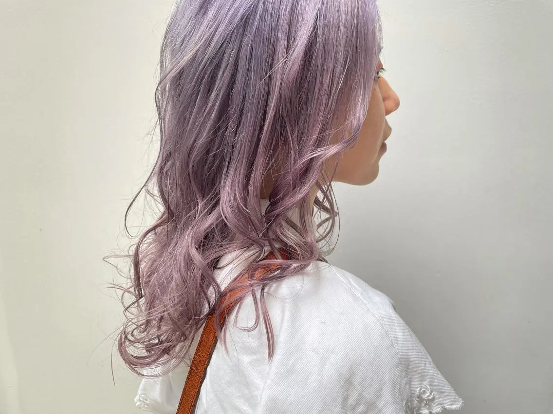 ミディアム カラー ヘアアレンジ ブリーチ ピンクカラー 土屋 紗也果のヘアスタイル
