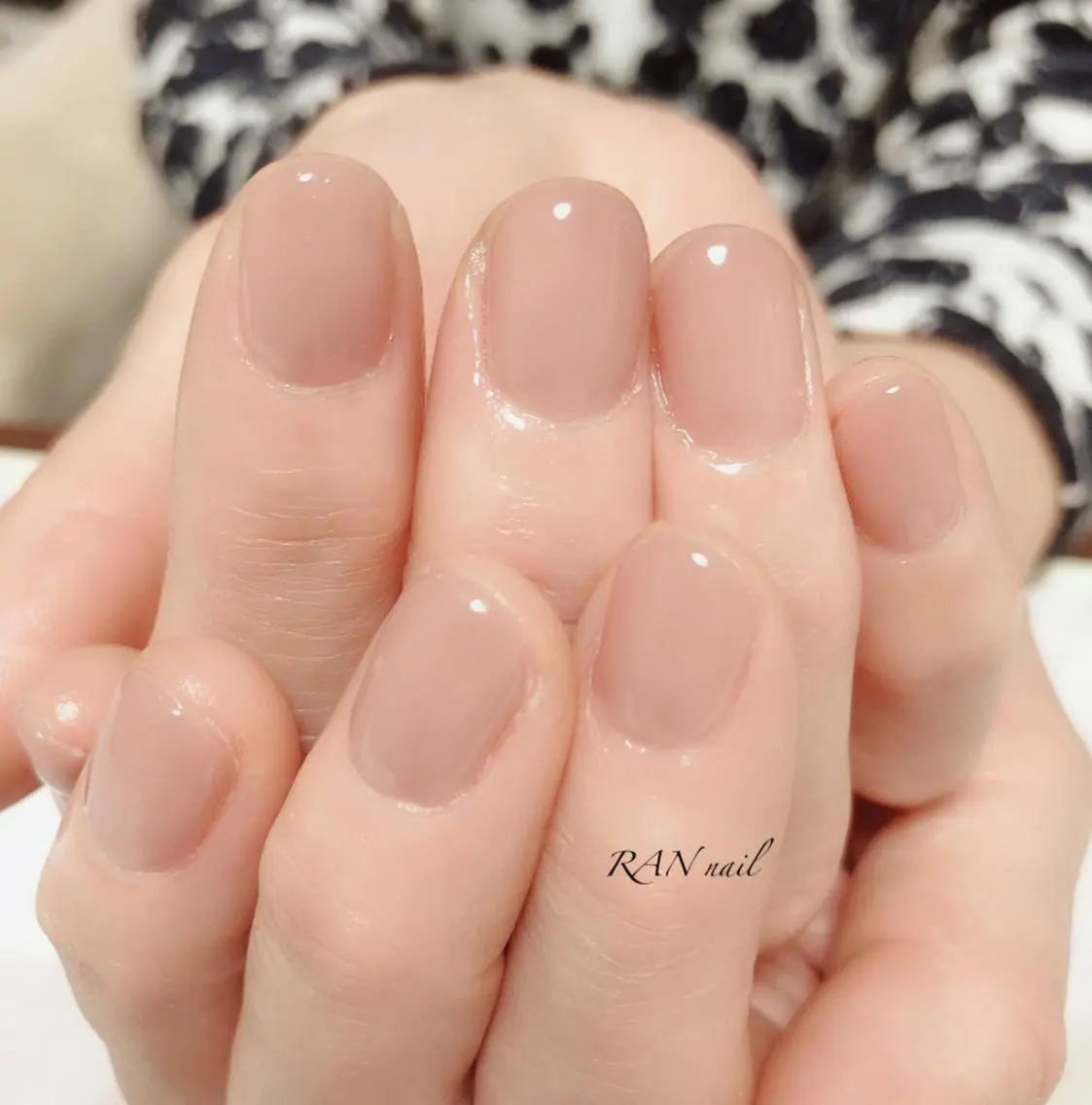 ネイル オフィスネイル ワンカラーネイル ピンク ピンクベージュ 春ネイル ハンドネイル フットネイル RAN nailのネイルデザイン