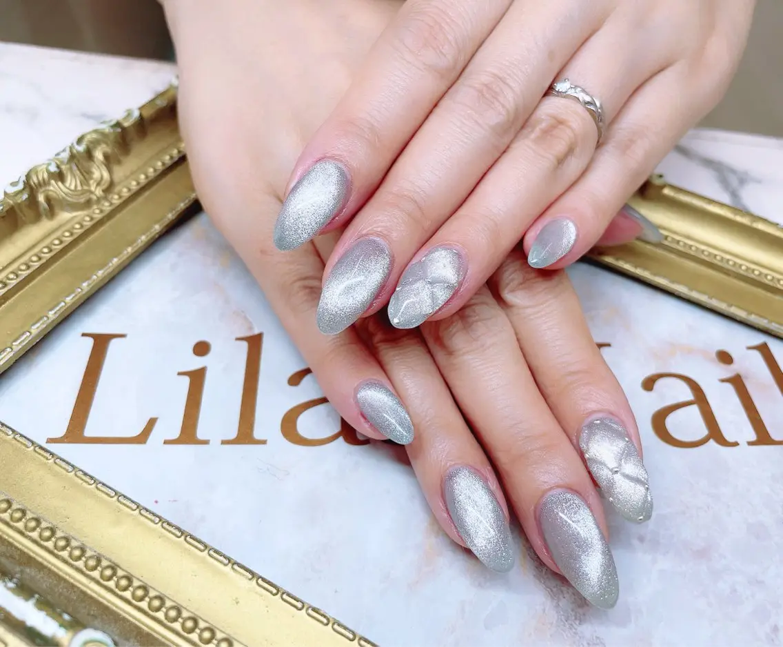 ネイル ブルー ジェルネイル ハードジェル キラキラネイル 水色 Lilas Nailのネイルデザイン