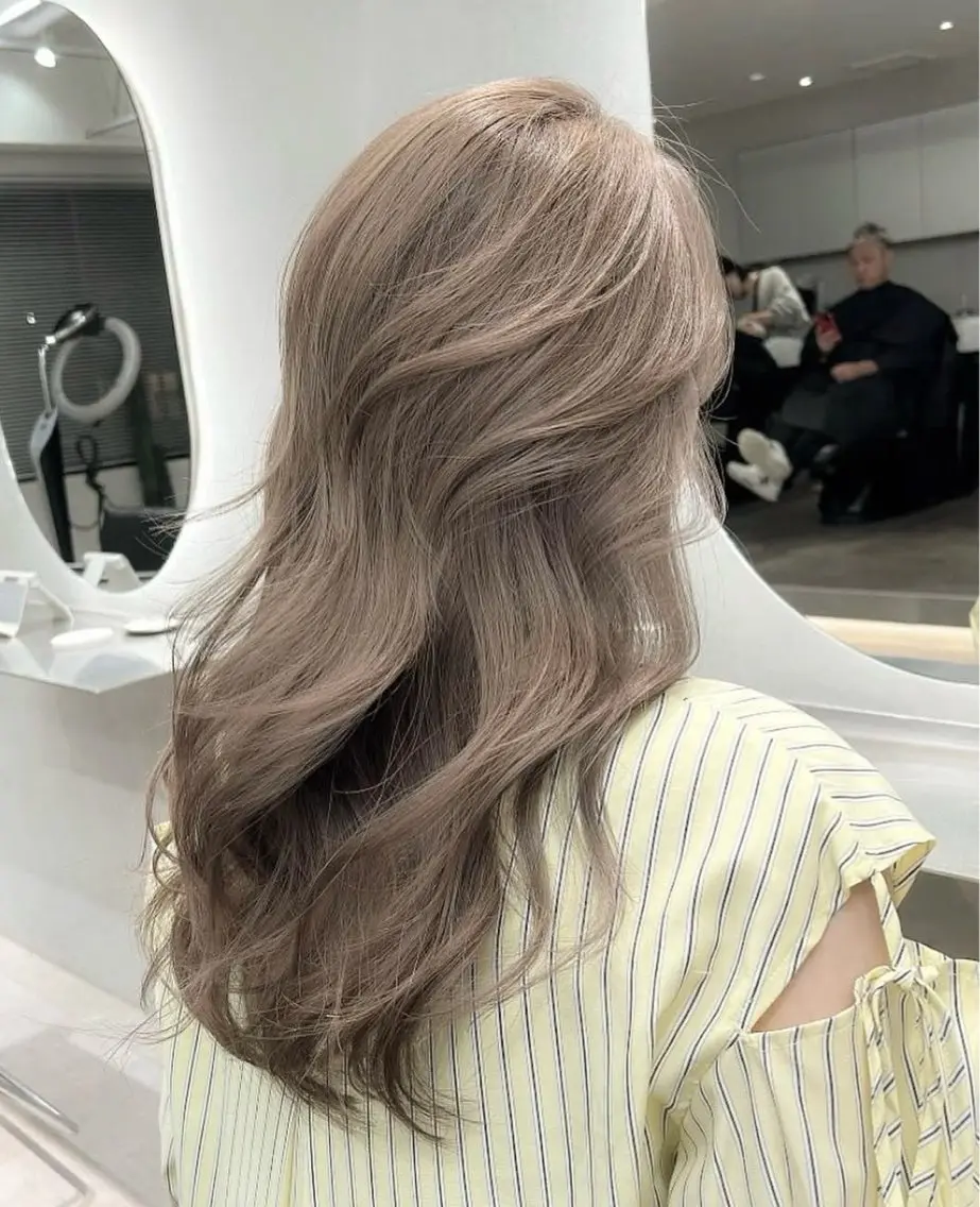 ロング カラー カット ヘアカラー saho😶️️꙳⟡ ミルクティーベージュのヘアスタイル