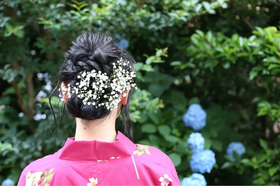 ミディアム ヘアアレンジ 浴衣 🪐脱白髪染め 🪐松尾菜々美のヘアスタイル