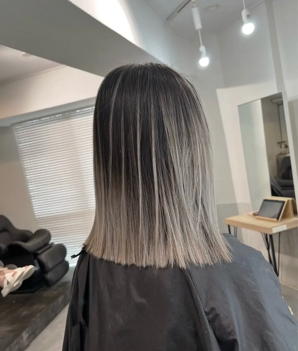 ショート カラー バレイヤージュ グレージュ レイヤーカット 指名数No.1 /NAOYAのヘアスタイル