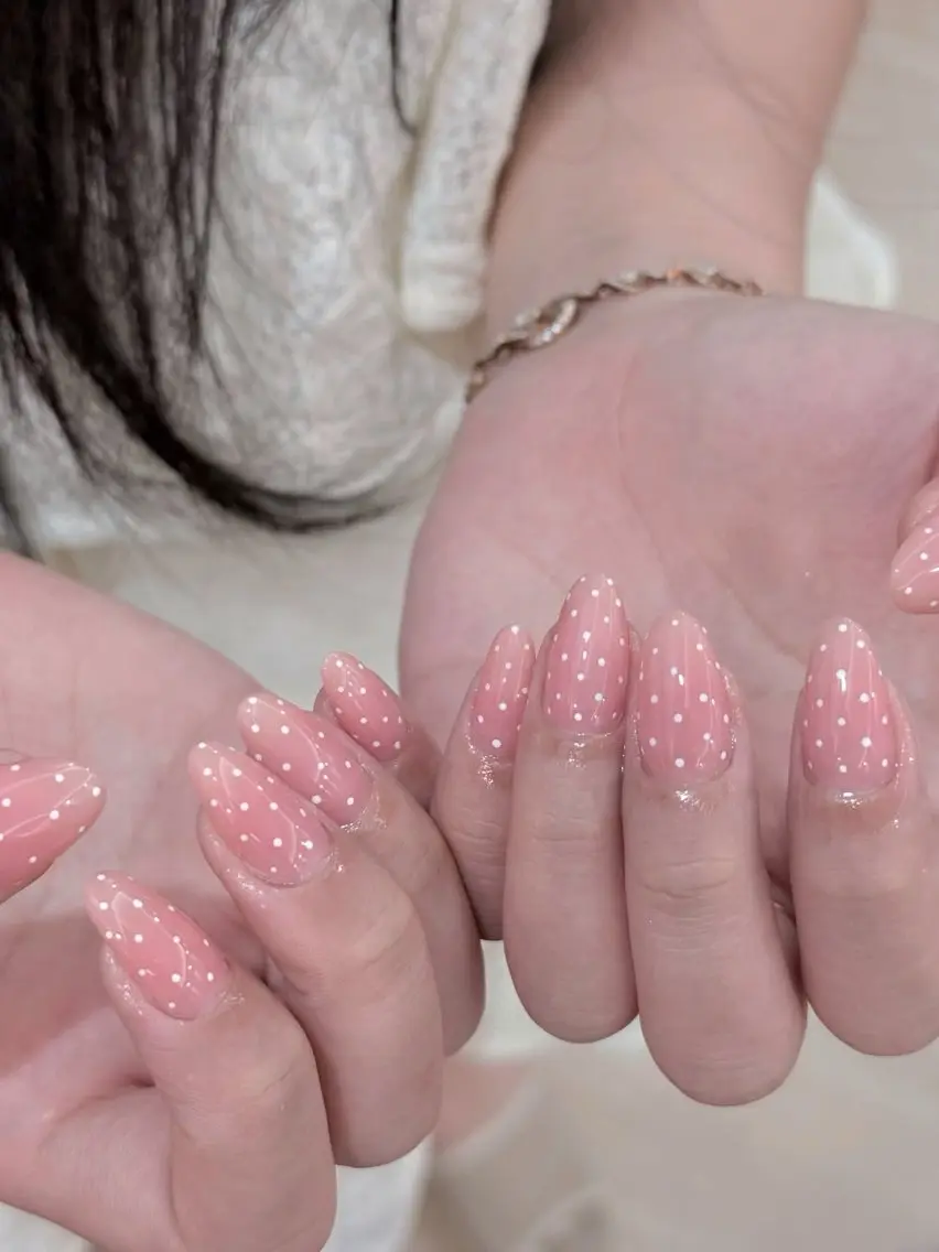 ネイル チークネイル ドット フレンチネイル グラデーション 韓国ネイル ハンドネイル Minette nailrinrinのネイルデザイン