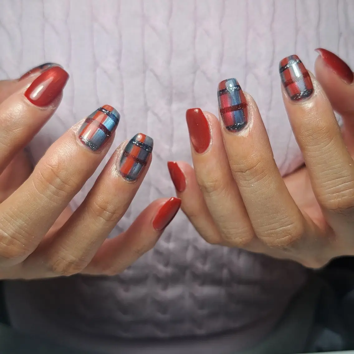 ネイル アートネイル ジェルネイル マグネットネイル 持ち込み 赤色 Nail mood デザイン持ち込みokのネイルデザイン