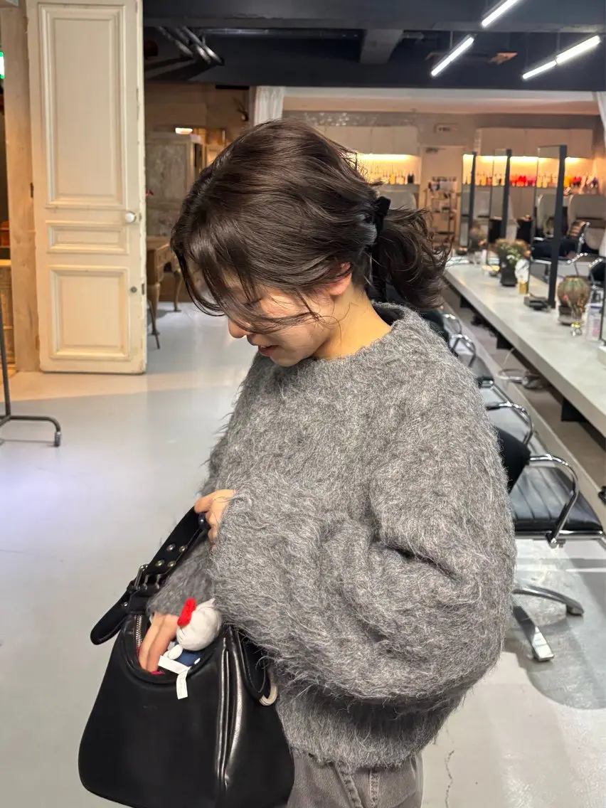 セミロング カラー ブリーチ 透明感カラー グレージュ ブリーチなしカラー 井上 愛梨のヘアスタイル