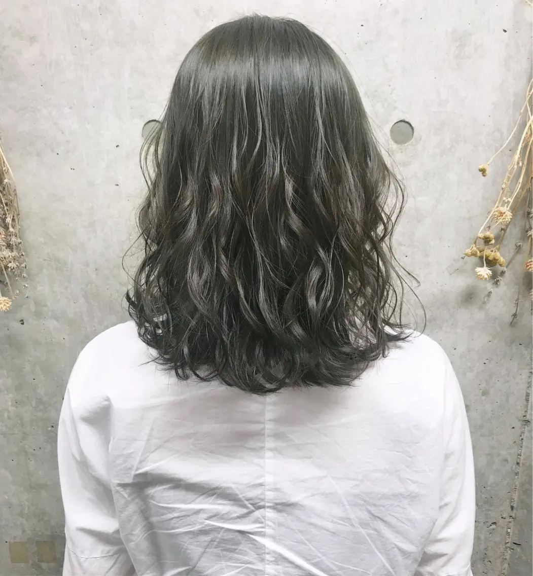 セミロング カラー ヘアアレンジ アッシュ Satsuki ✂︎♡のヘアスタイル