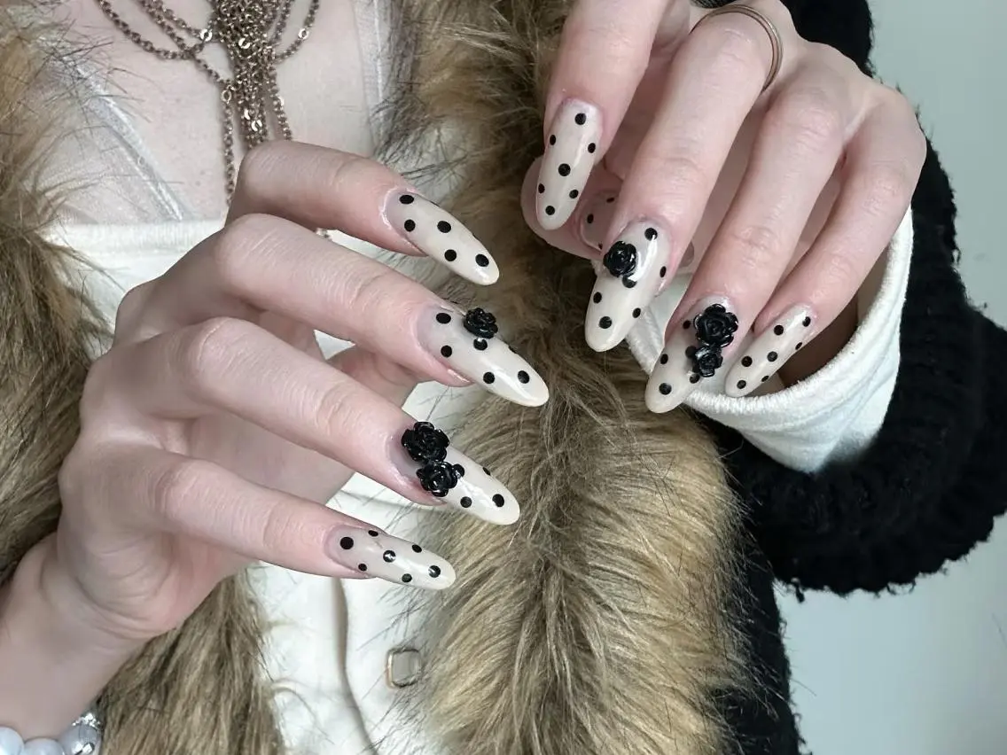 ネイル メンズ クリスマス ボルドー ブラウン 長さ出し フットネイル ハンドネイル ハンドケア NEW NAIL KaKa❤️🔥のネイルデザイン