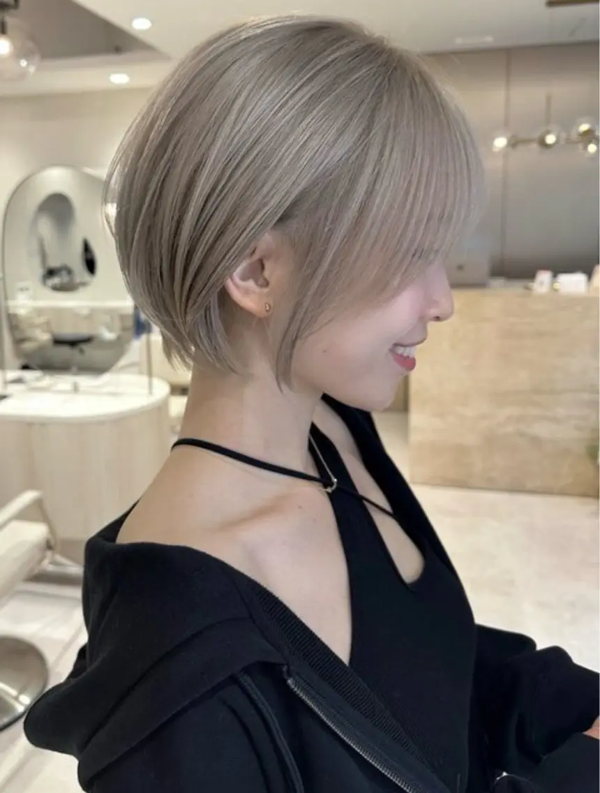 ショート ショートボブ ボブ ショートヘア 小顔カット カット ヘアカラー カット無料｜ショート カット｜レイヤーのヘアスタイル