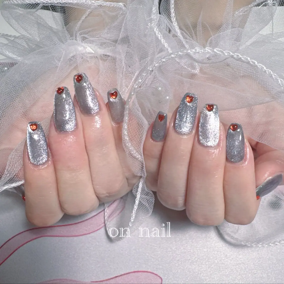 ミディアム on nail 尾張旭三郷店のネイルデザイン