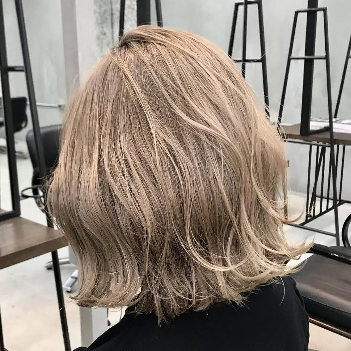 ショート カラー ベージュカラー ミルクティーベージュ ANGELICA 近鉄奈良店のヘアスタイル