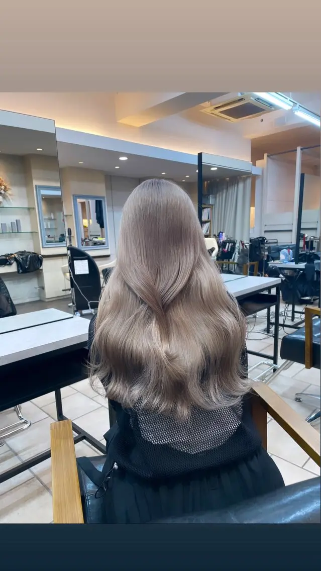 ロング カラー ベージュカラー ミルクティーベージュ ホワイトミルクティーベージュ ブリーチなしピンク 赤井龍斗のヘアスタイル
