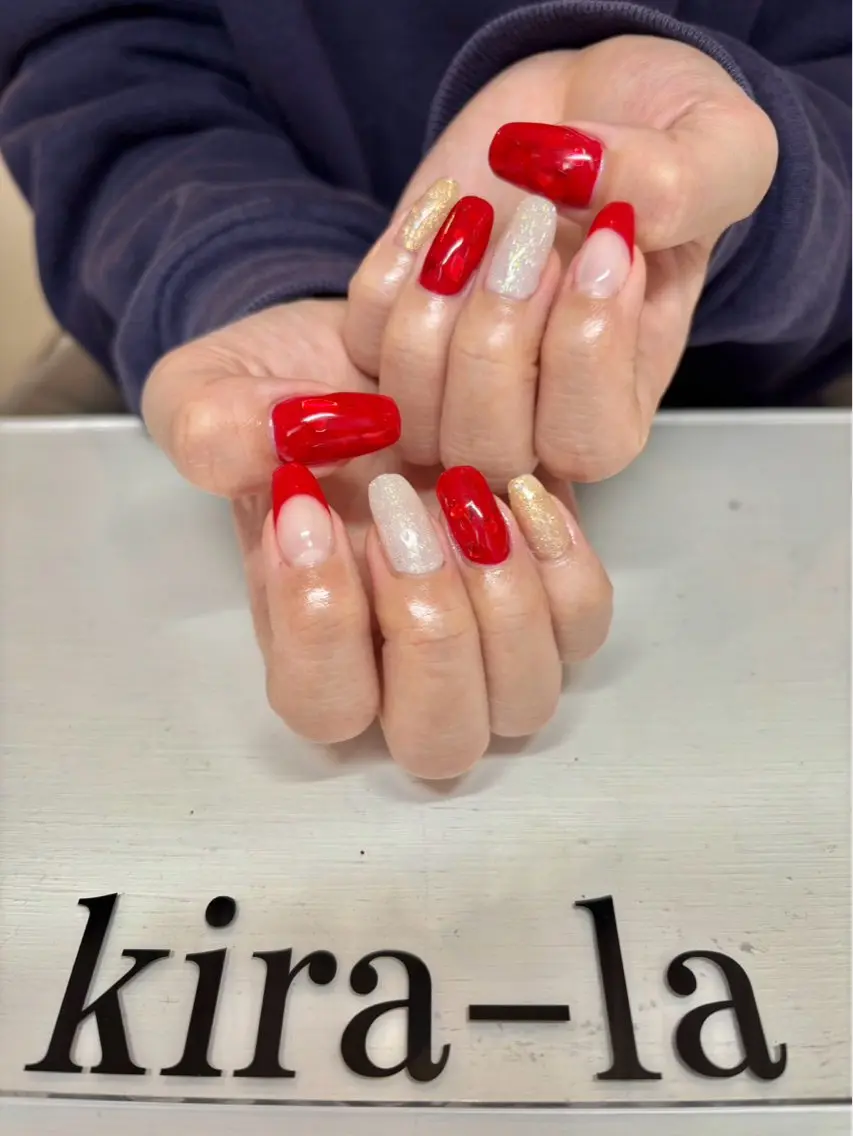 ネイル フレンチネイル ハート ラメ(グリッター) バレンタイン kira-la キララ･:*..のネイルデザイン