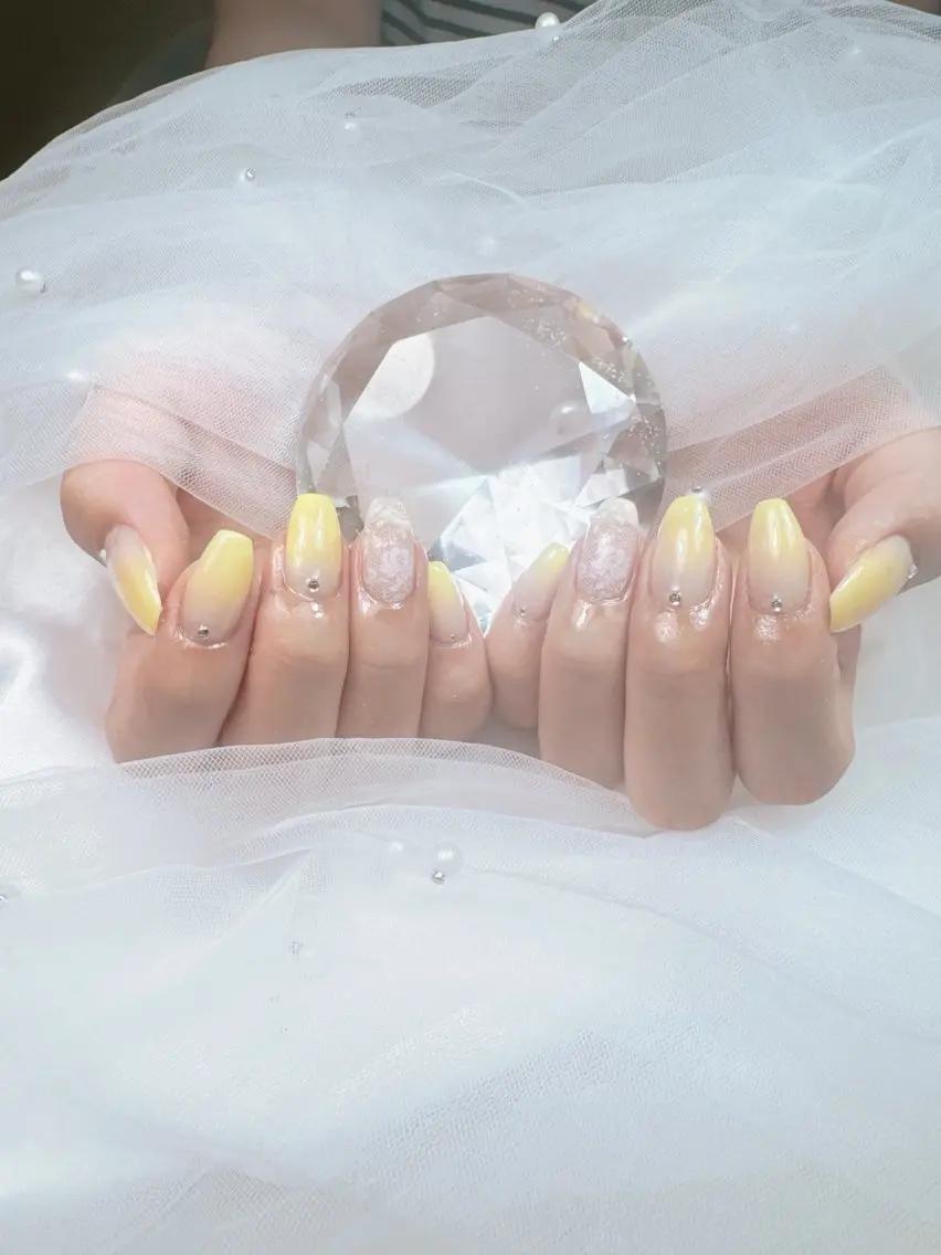 ネイル アートネイル チークネイル フレンチネイル ジェルネイル ガラスフレンチ ハンドネイル Queeens nailのネイルデザイン