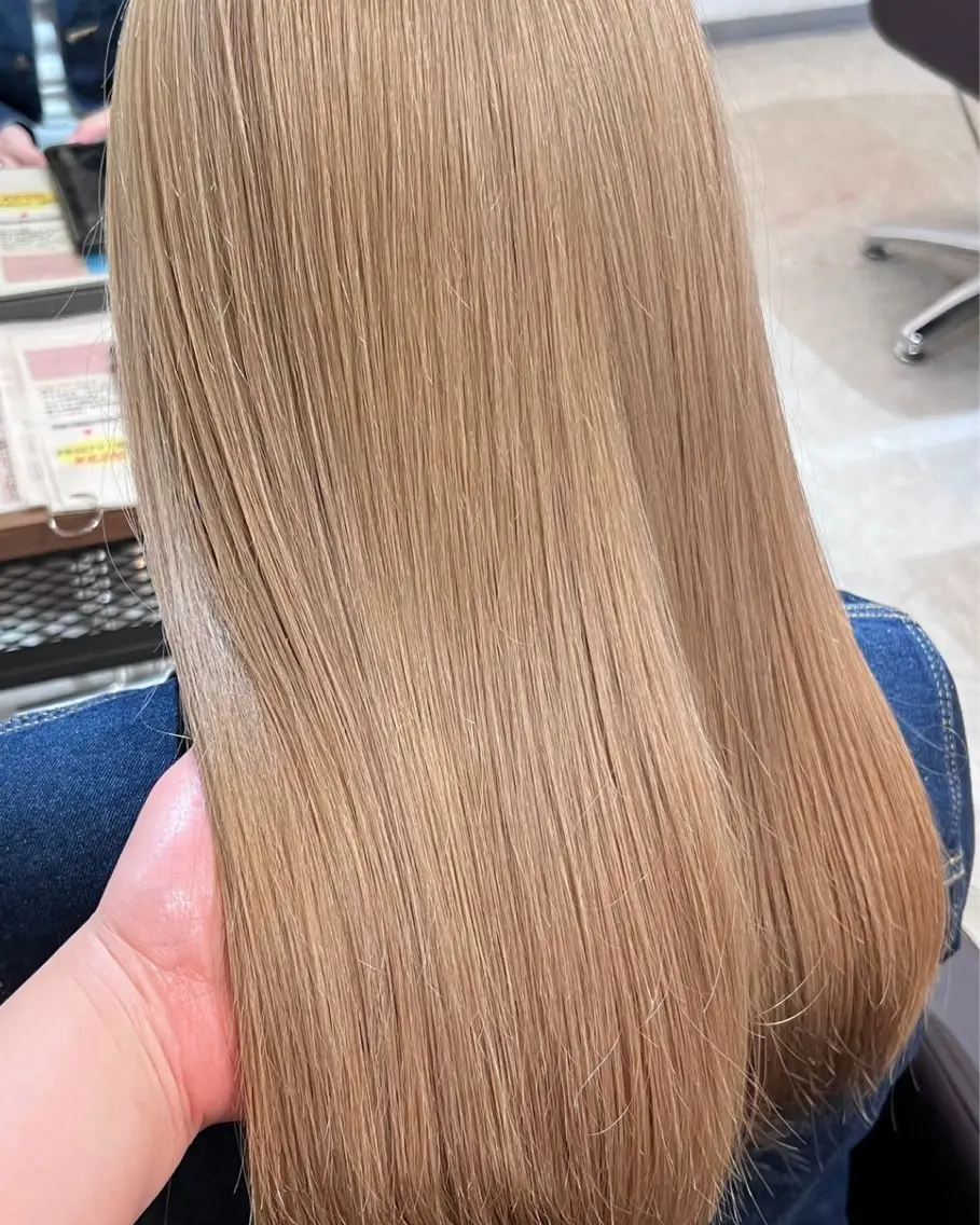 ロング カラー ヘアカラー 🎀透明感カラー /ケアブリーチ🎀のヘアスタイル
