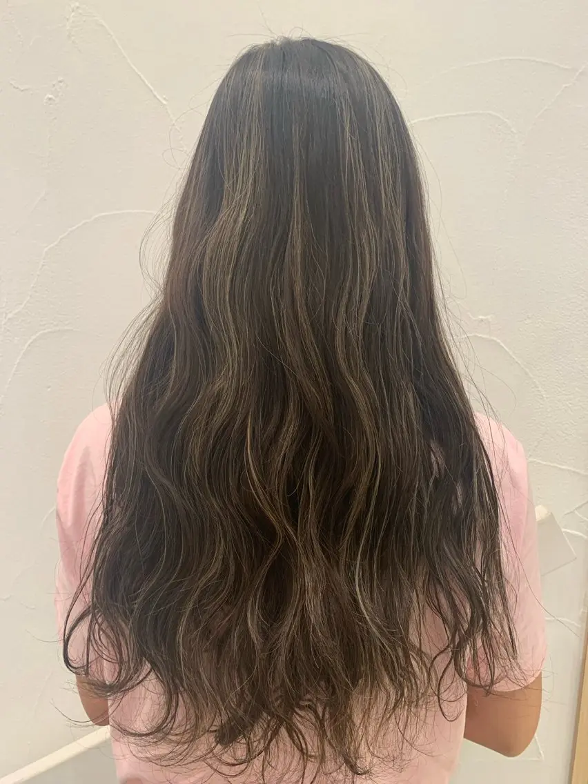 ロング カラー ヘアアレンジ ミドウチ アヤカのヘアスタイル