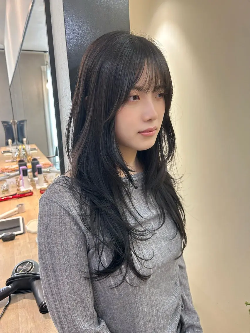 ロング カラー ロングレイヤー レイヤーカット ロング カット ヘアカラー トリートメント hubhair レイヤー/透明感のヘアスタイル