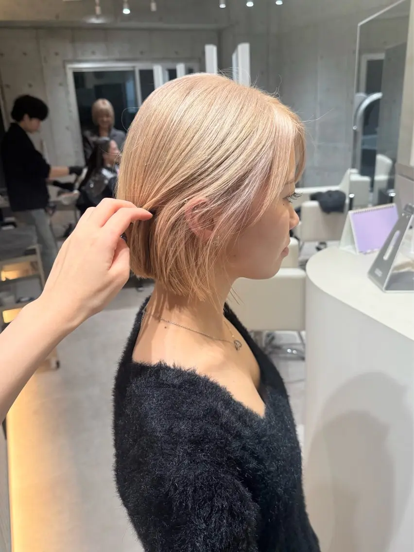 🎀【ブリーチ+全体カラー(イルミナカラー)+髪への負担を軽減トリートメント】🎀の写真