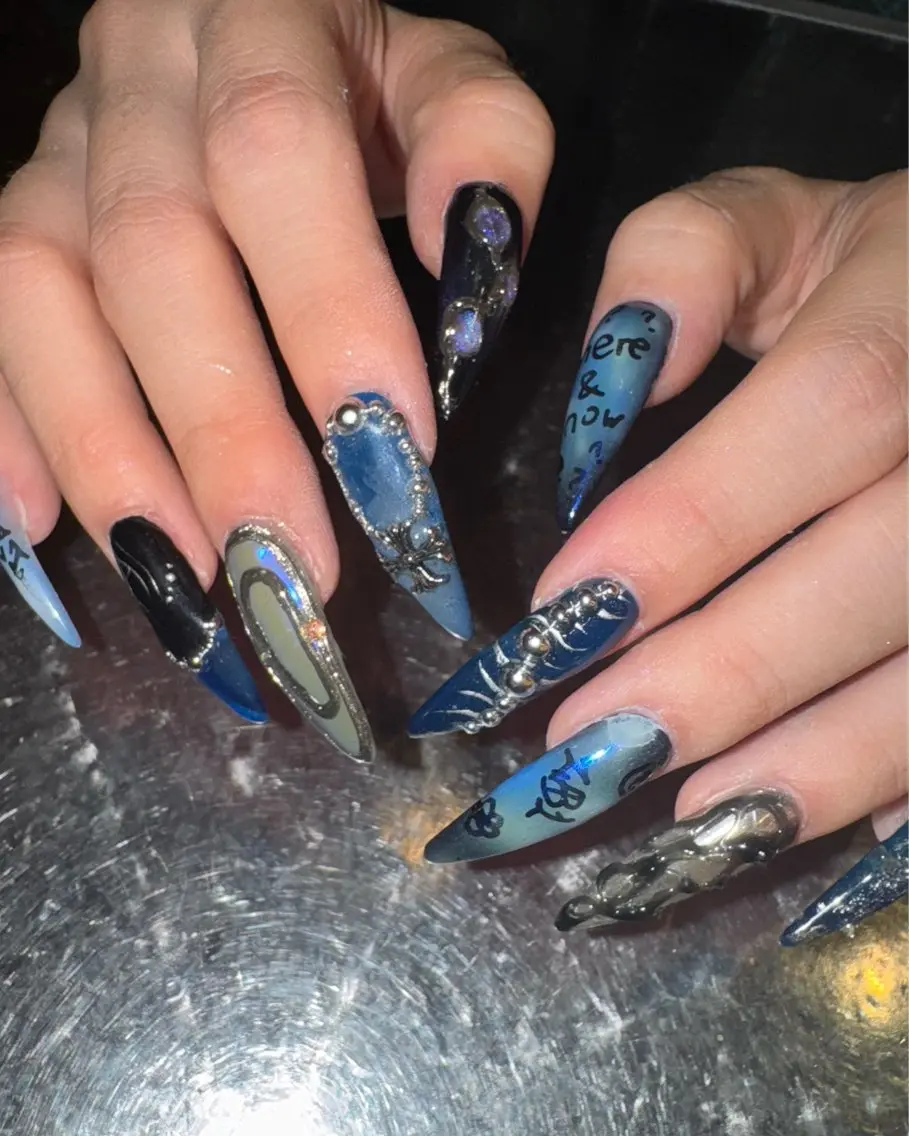 ネイル ハンドネイル 🪐富島彩夏 /海外nail🪐のネイルデザイン