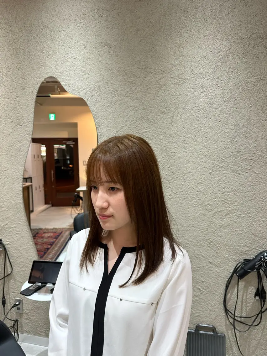 ミディアム カラー Shiro RENのヘアスタイル