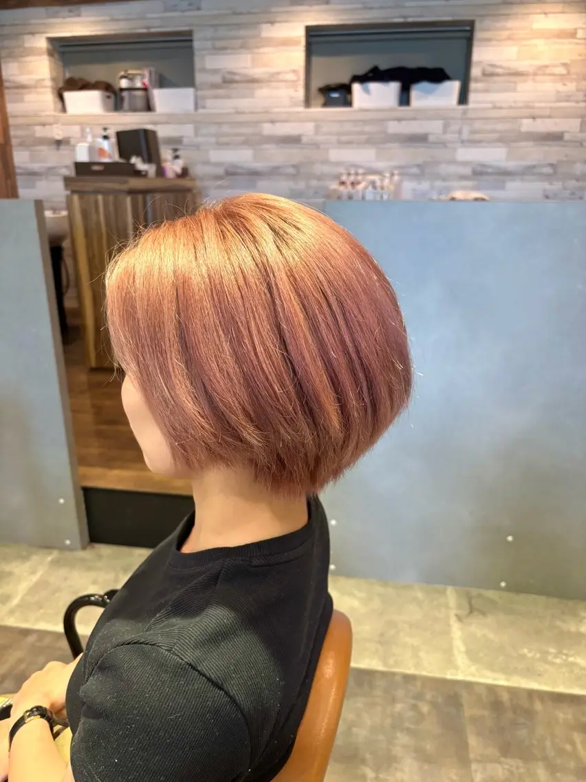 ショート カラー ベージュカラー ブリーチ ピンクカラー ピンクベージュ ヘアカラー 🫧古田 穂香🫧カットモデルのヘアスタイル