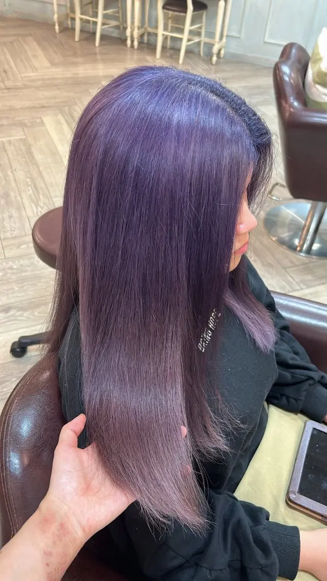 ロング カラー カット ヘアカラー トリートメント アオバ / ハイトーンカラーのヘアスタイル