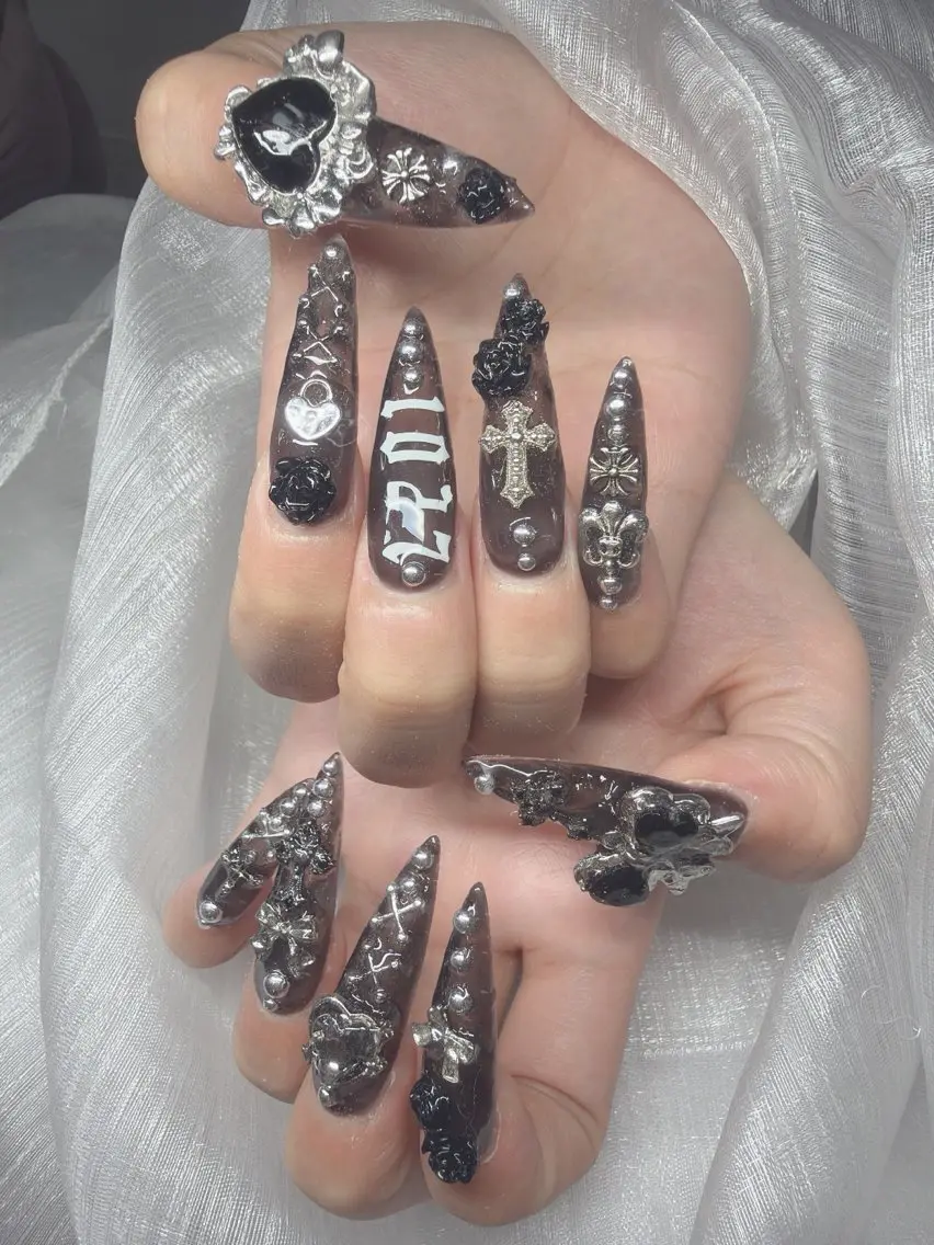 ネイル ハンドネイル Lee Nailsのネイルデザイン