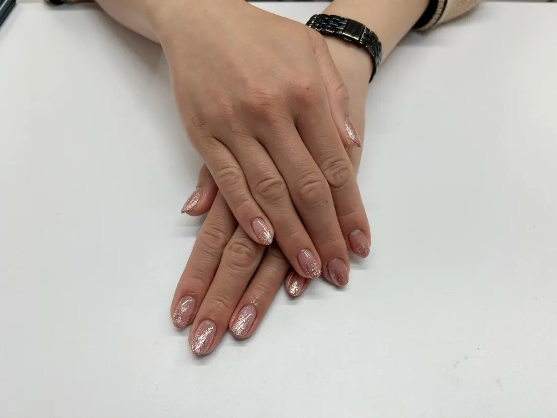 ネイル ラメ(グリッター) ラメグラデーション ibelu 鈴木優花のネイルデザイン