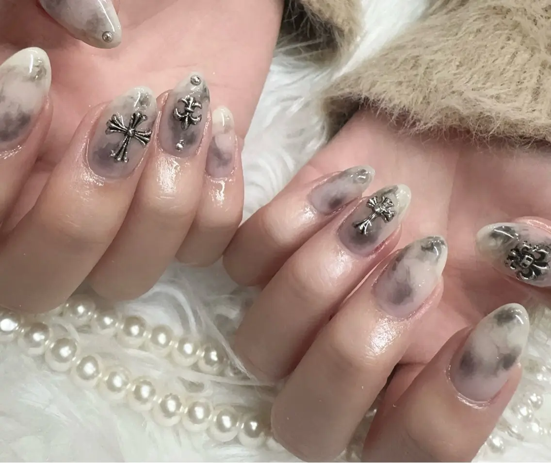 ネイル ハンドネイル &ME ネイルサロンのネイルデザイン