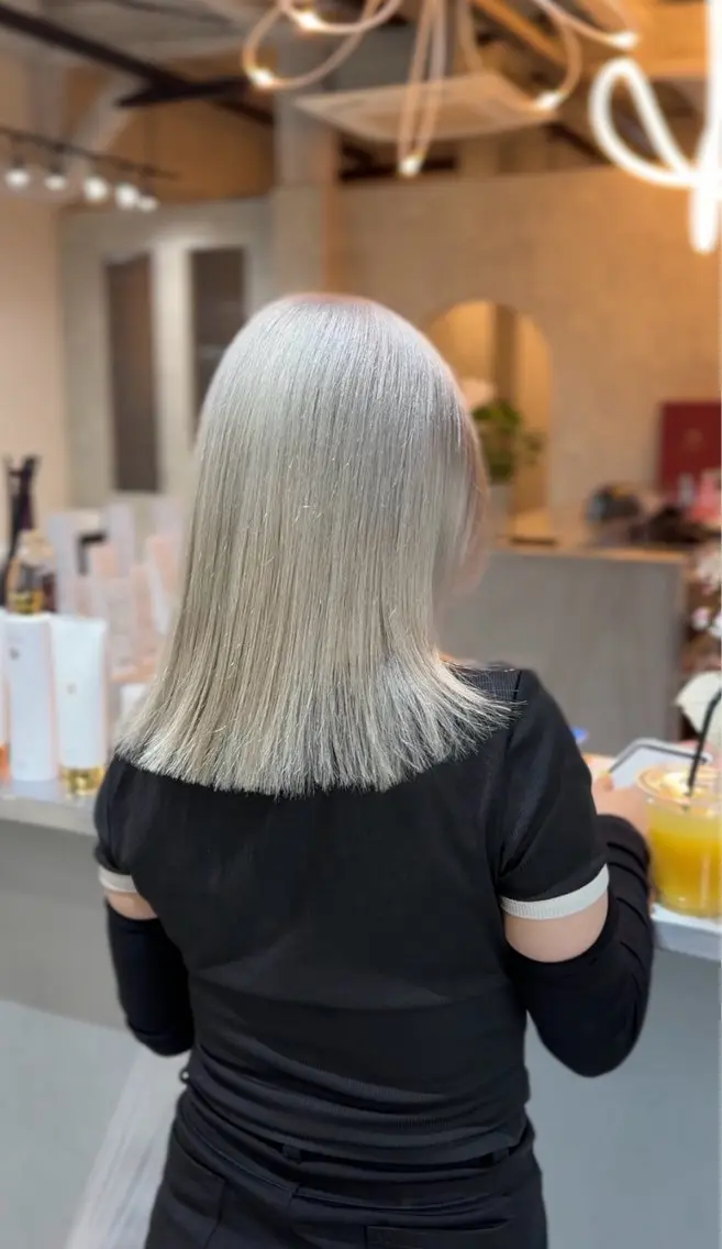 カラー ブリーチ カット ヘアカラー トリートメント 西川 斗真のヘアスタイル