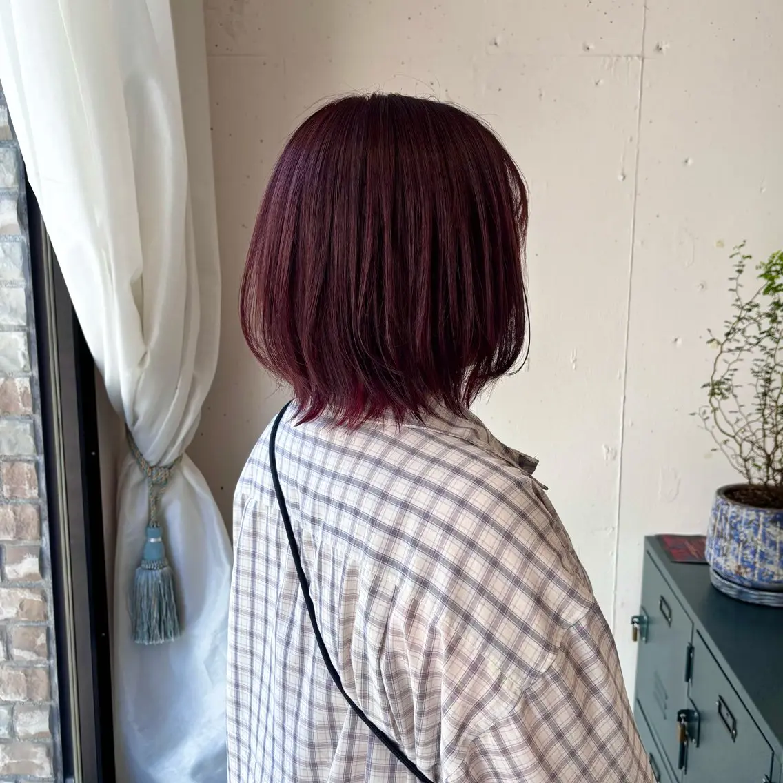 ショート カラー ブリーチ ブリーチなしカラー レッドカラー ボブ くびれヘア カット ヘアカラー トリートメント 🍒サクラ🍒 /透明感カラー/艶髪のヘアスタイル
