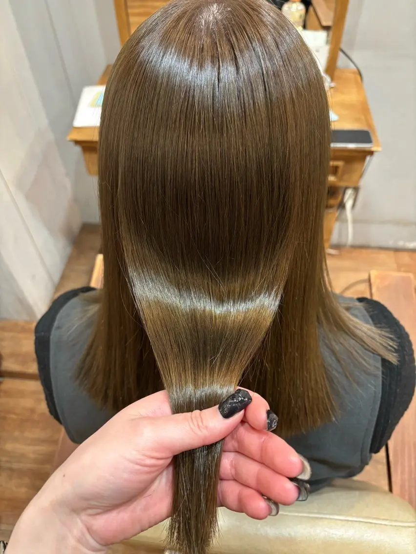 セミロング ヘアカラー トリートメント あべ ゆうか🪽艶髪のヘアスタイル