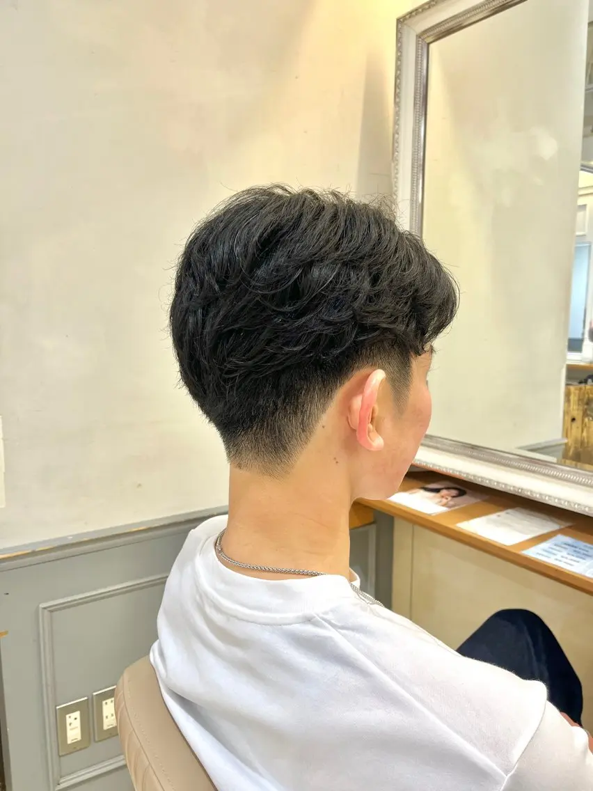 パーマ メンズ フェザーパーマ メンズパーマ ニュアンスパーマ カット 横浜/カットモデル 佐藤桃香 🦥のヘアスタイル