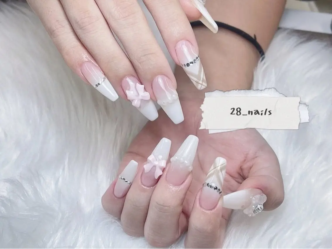 ロング ロング ハンドネイル トゥー フエンのネイルデザイン