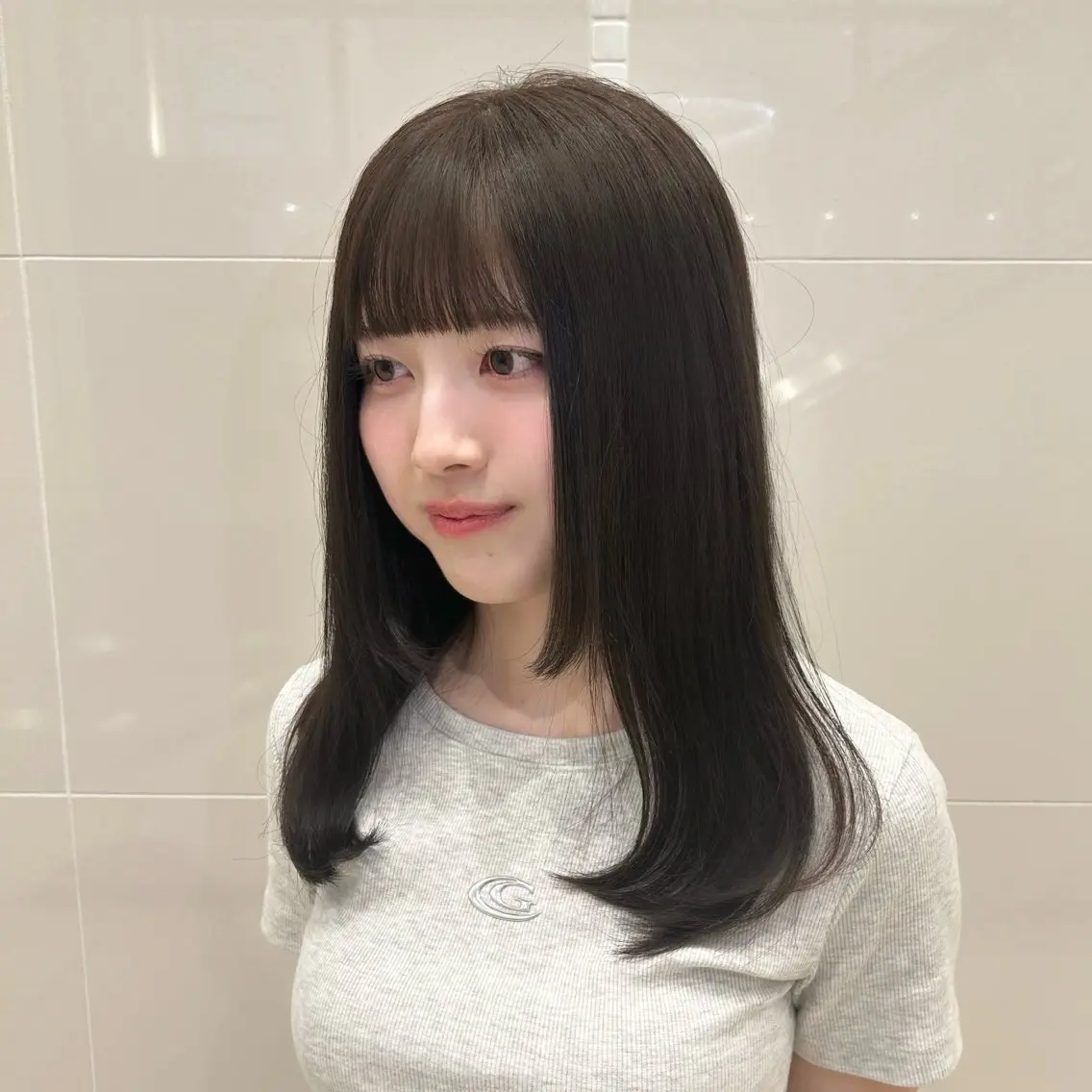 ミディアム カット ヘアカラー トリートメント moe🎀 透明感♡似合わせのヘアスタイル