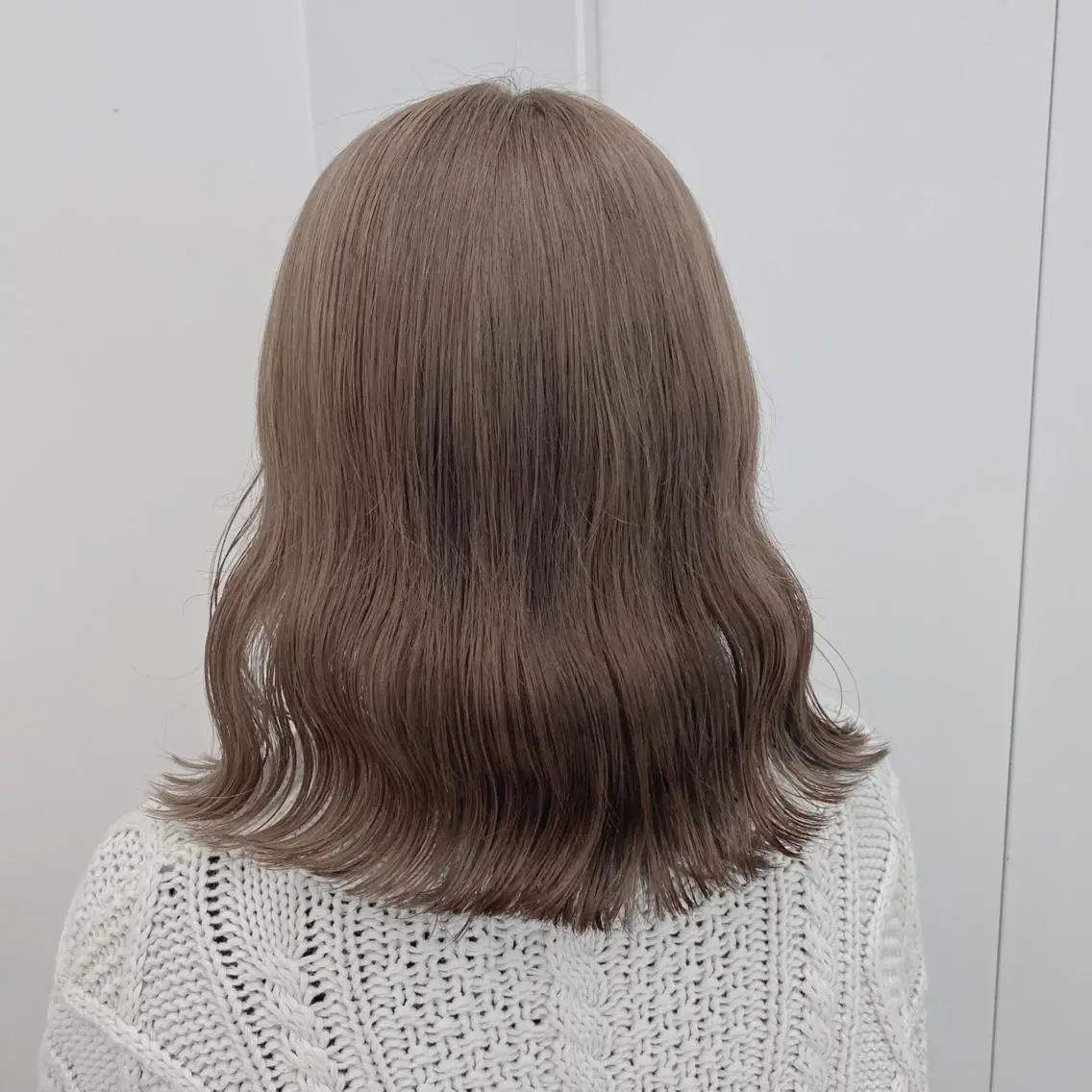 ショート カラー ヘアアレンジ ネイル マツエク・マツパ ヘアカラー トリートメント ヘッドスパ ヘアセット ベージュグレージュ 💕しゅーじ💕のヘアスタイル