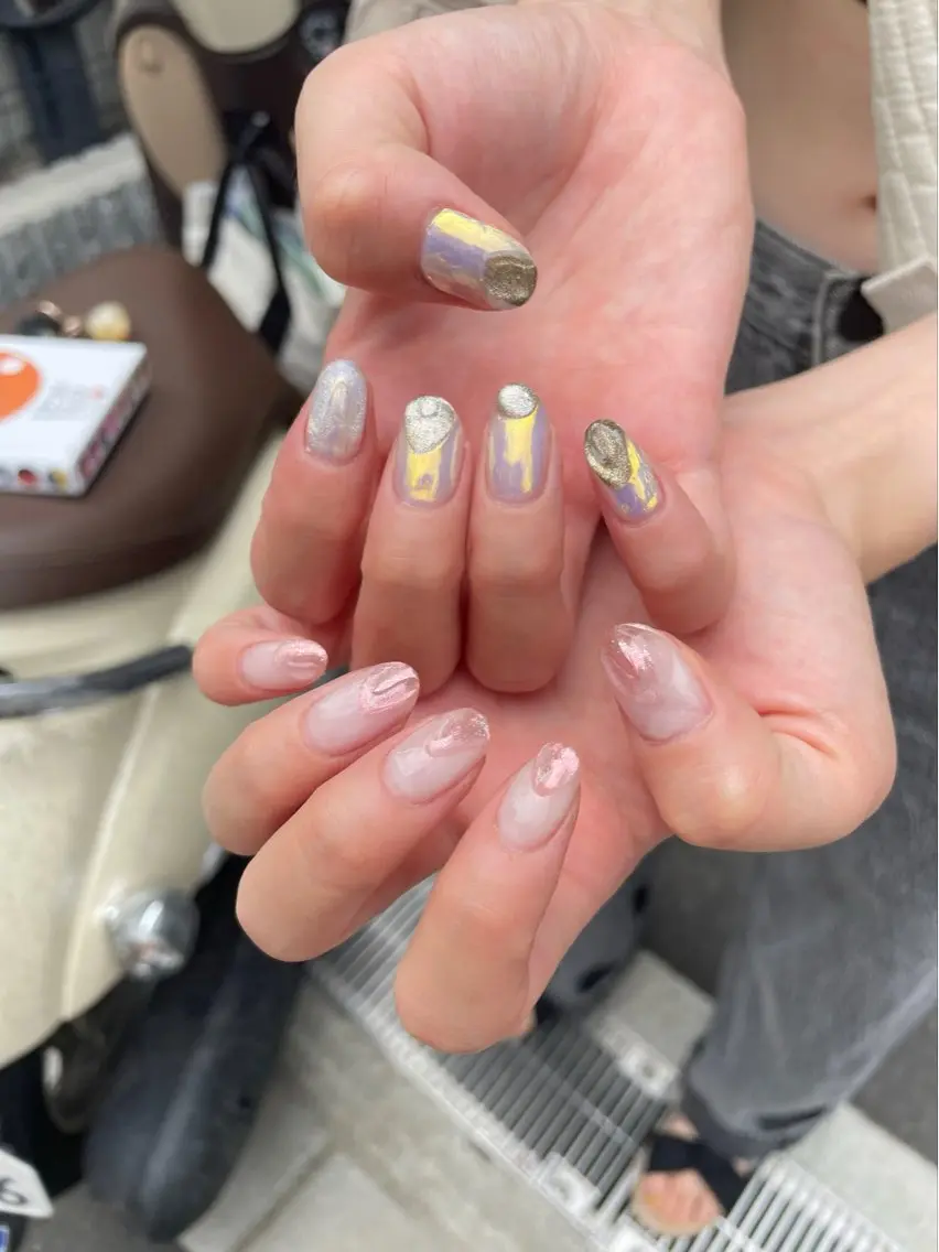 ネイル ミラーネイル 楢本 彩耶のネイルデザイン