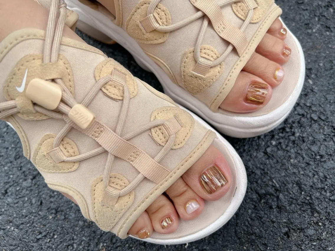 ネイル ニュアンスネイル フットネイル Emi lyのネイルデザイン