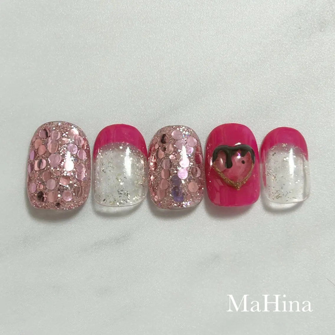ネイル キラキラネイル バレンタイン Le Vernis MaHina・まひなのネイルデザイン