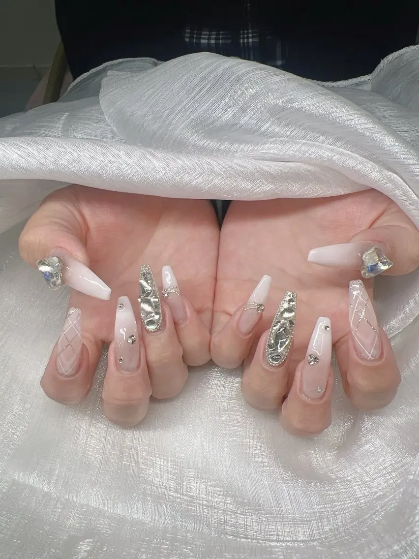 ネイル 長さ出し グラデーション キラキラネイル マグネットネイル ニュアンスネイル Lee Nails チップ長さだし専門店のネイルデザイン