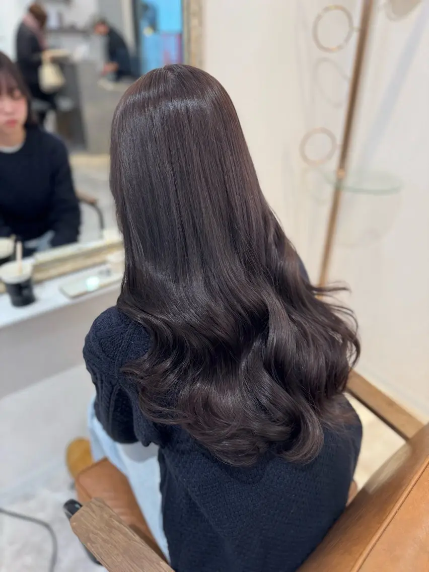ロング カラー アッシュ アッシュブラウン ベージュカラー 黒髪 ブリーチ 赤み無し柔らかカラー 【梅田】madokaのヘアスタイル