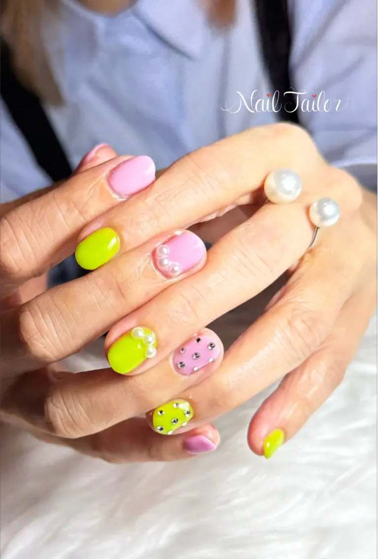 ネイル グリーン ピンク ショートネイル ハンドネイル NailTailor ネイルテイラーのネイルデザイン